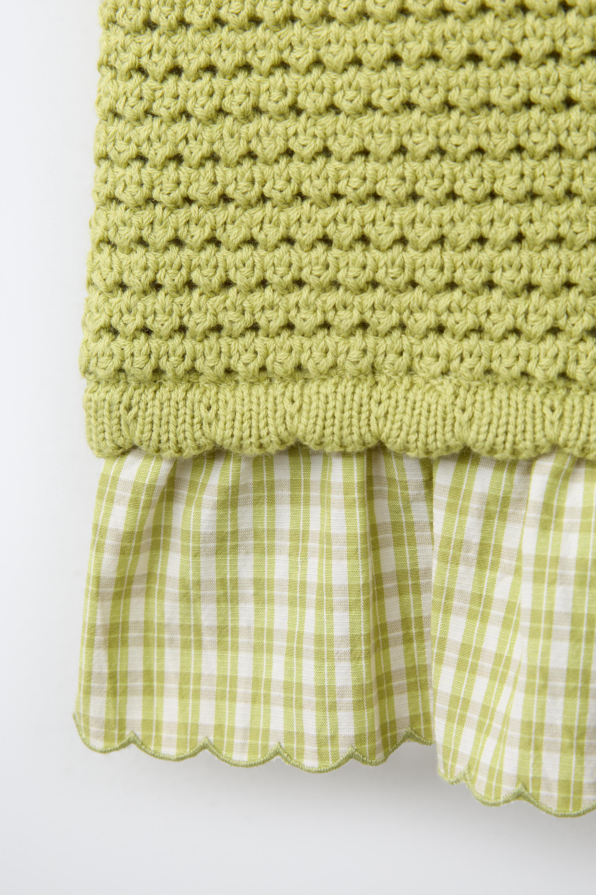 COMBINED GINGHAM AND EMBROIDERED KNIT TOP